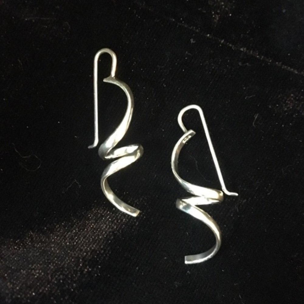 NWOT Silver Spiral Earrings